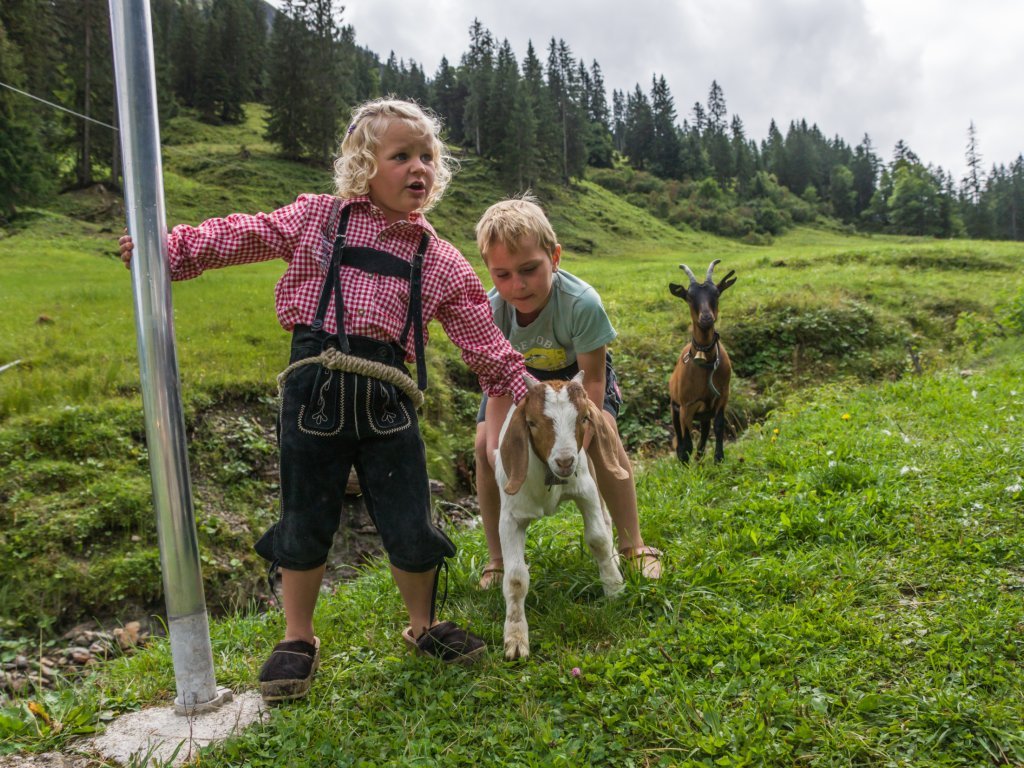 Kinder von der Alpe Ostergunten